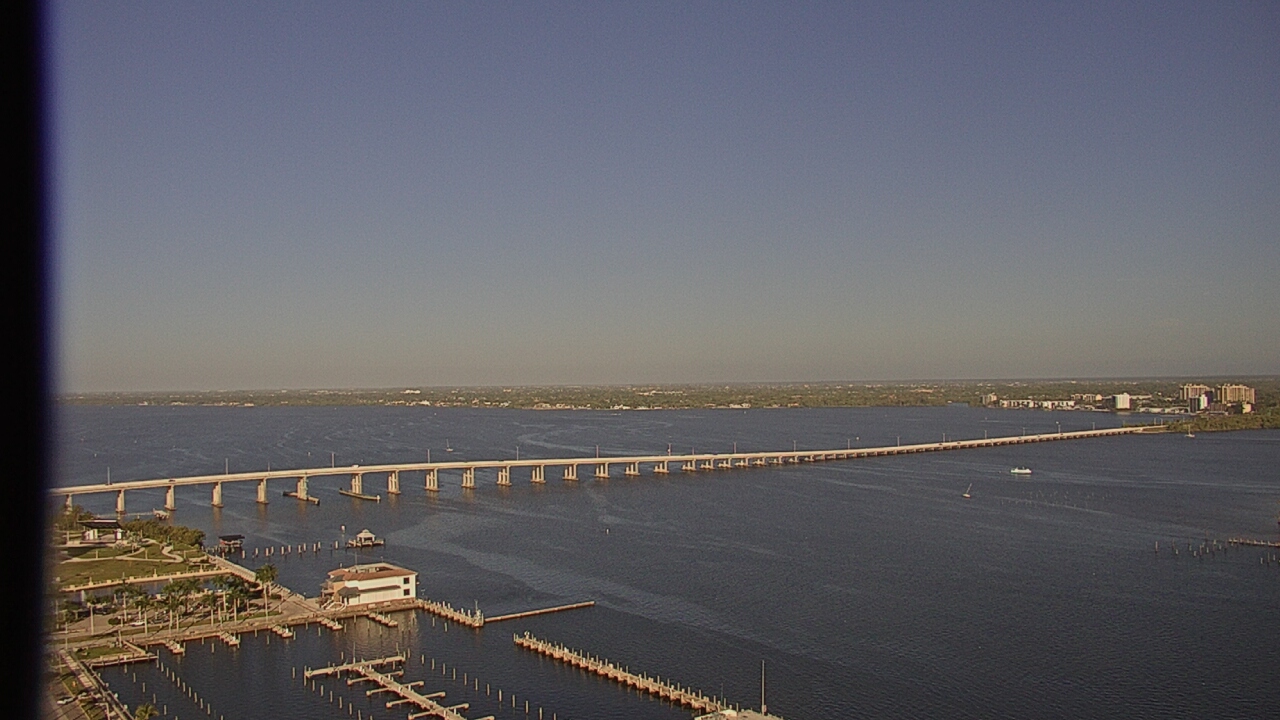 Thumbnail for current weather camera view from Edison Grand tower 350 ft elev. in Fort Myers, Florida