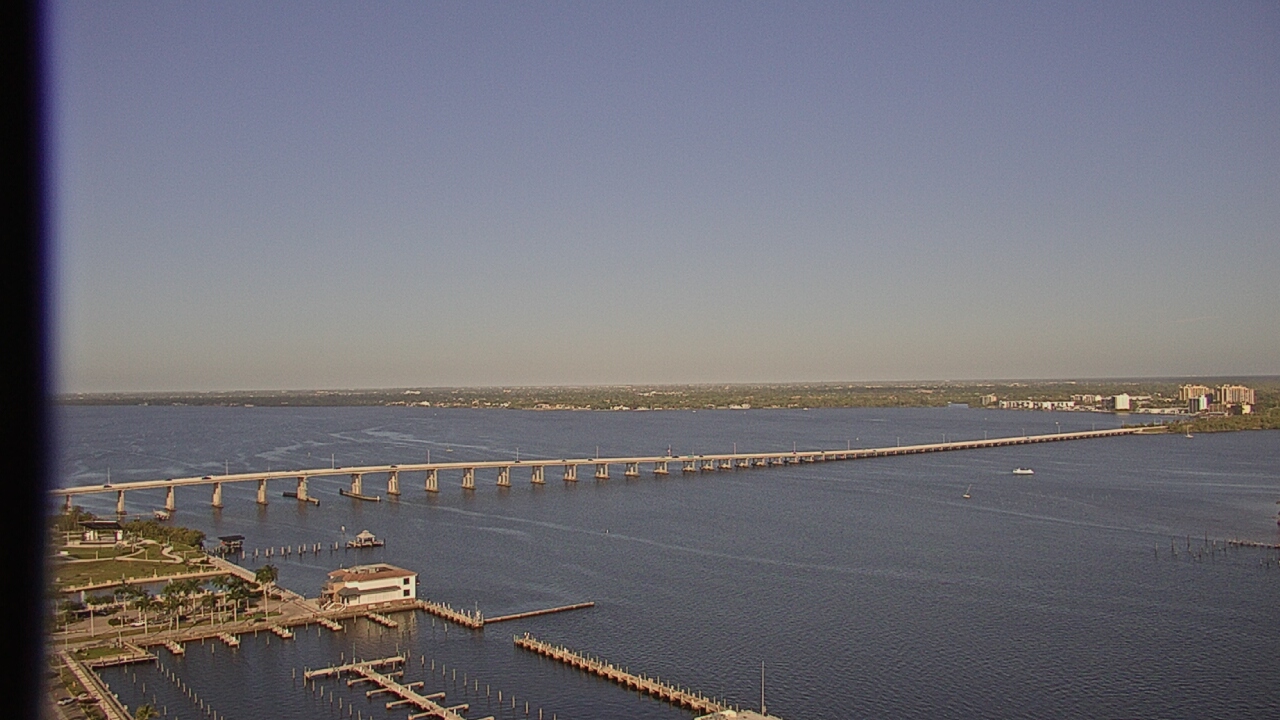 Thumbnail for current weather camera view from Edison Grand tower 350 ft elev. in Fort Myers, Florida