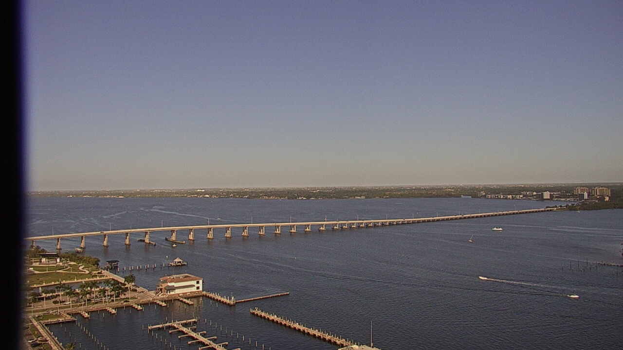 Thumbnail for current weather camera view from Edison Grand tower 350 ft elev. in Fort Myers, Florida