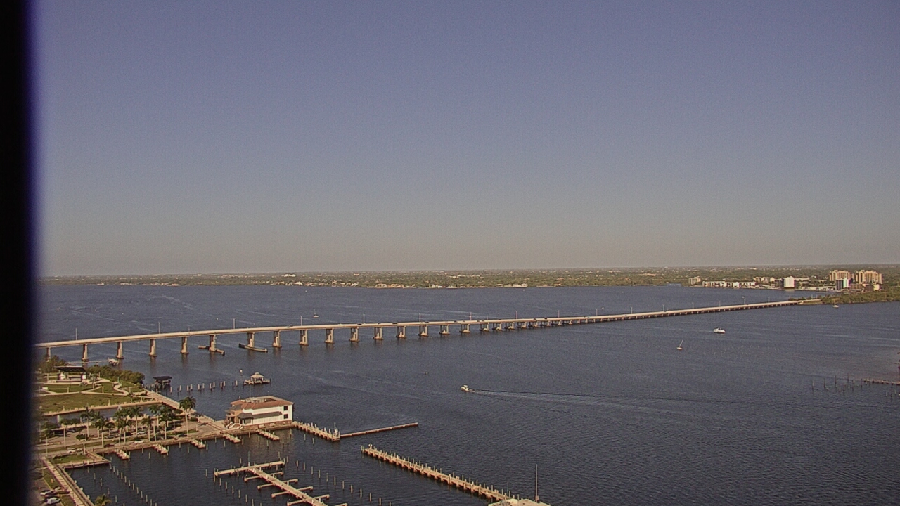 Thumbnail for current weather camera view from Edison Grand tower 350 ft elev. in Fort Myers, Florida