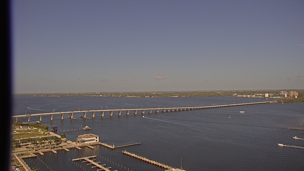 Thumbnail for current weather camera view from Edison Grand tower 350 ft elev. in Fort Myers, Florida