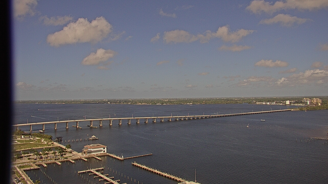Thumbnail for current weather camera view from Edison Grand tower 350 ft elev. in Fort Myers, Florida