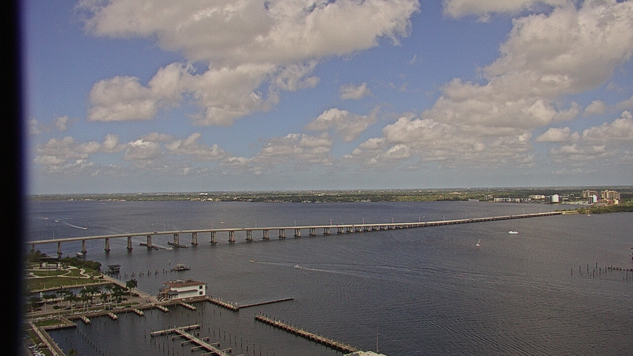 Thumbnail for current weather camera view from Edison Grand tower 350 ft elev. in Fort Myers, Florida