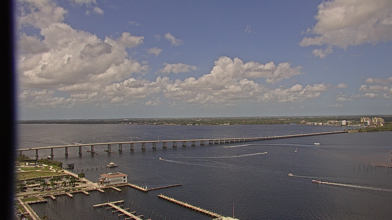 Thumbnail for current weather camera view from Edison Grand tower 350 ft elev. in Fort Myers, Florida