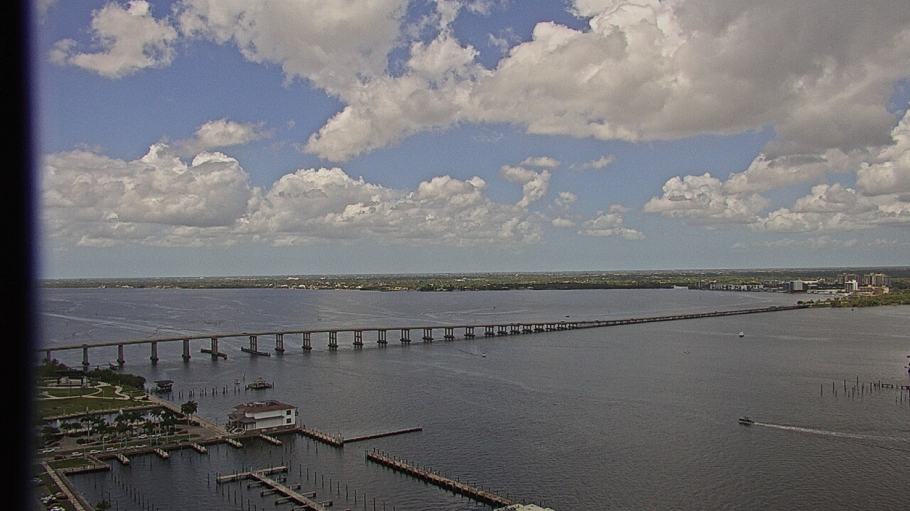 Thumbnail for current weather camera view from Edison Grand tower 350 ft elev. in Fort Myers, Florida