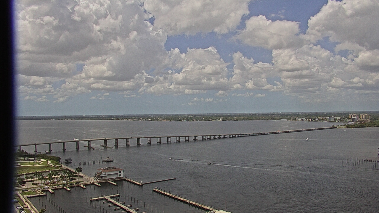 Thumbnail for current weather camera view from Edison Grand tower 350 ft elev. in Fort Myers, Florida