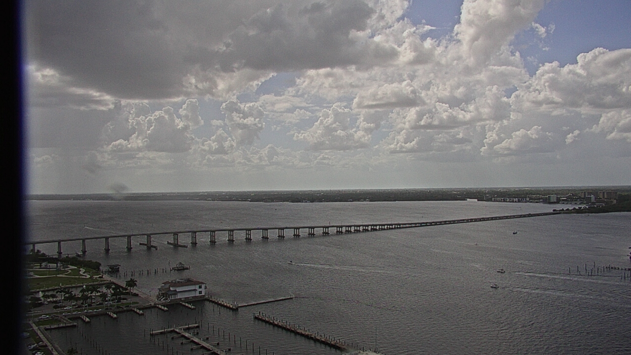 Thumbnail for current weather camera view from Edison Grand tower 350 ft elev. in Fort Myers, Florida