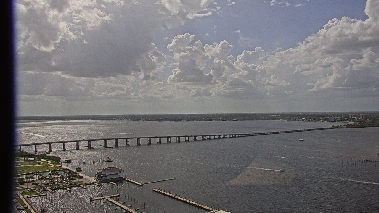 Thumbnail for current weather camera view from Edison Grand tower 350 ft elev. in Fort Myers, Florida