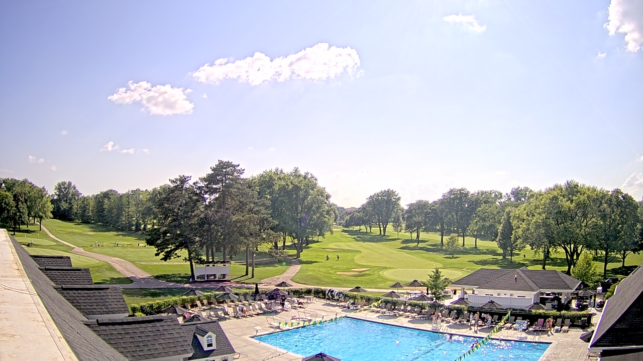 Thumbnail for current weather camera view from Crystal Lake Country Club in Crystal Lake, Illinois