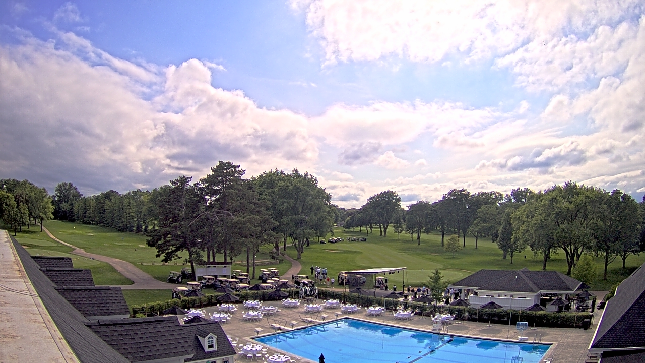 Thumbnail for current weather camera view from Crystal Lake Country Club in Crystal Lake, Illinois