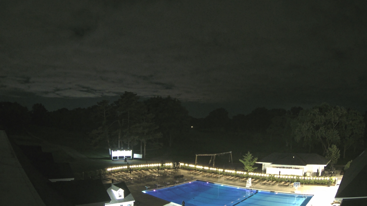 Thumbnail for current weather camera view from Crystal Lake Country Club in Crystal Lake, Illinois