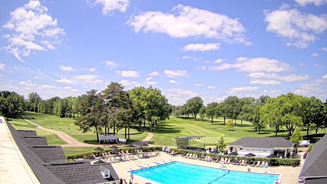 Thumbnail for current weather camera view from Crystal Lake Country Club in Crystal Lake, Illinois
