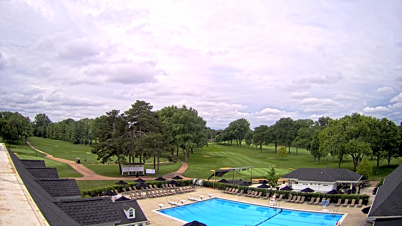 Thumbnail for current weather camera view from Crystal Lake Country Club in Crystal Lake, Illinois