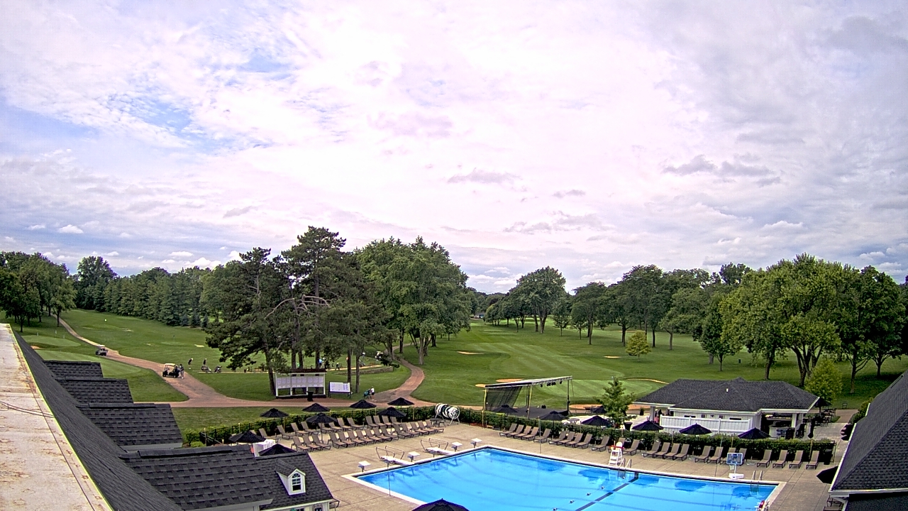 Thumbnail for current weather camera view from Crystal Lake Country Club in Crystal Lake, Illinois