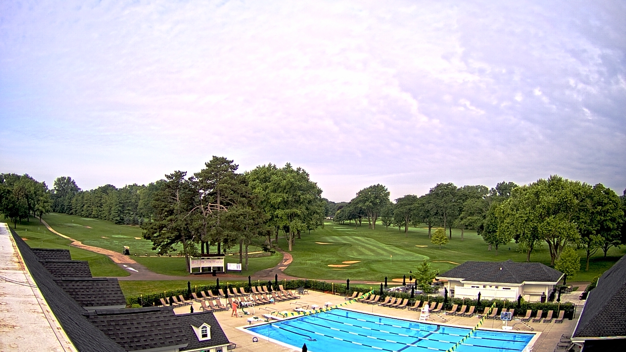 Thumbnail for current weather camera view from Crystal Lake Country Club in Crystal Lake, Illinois