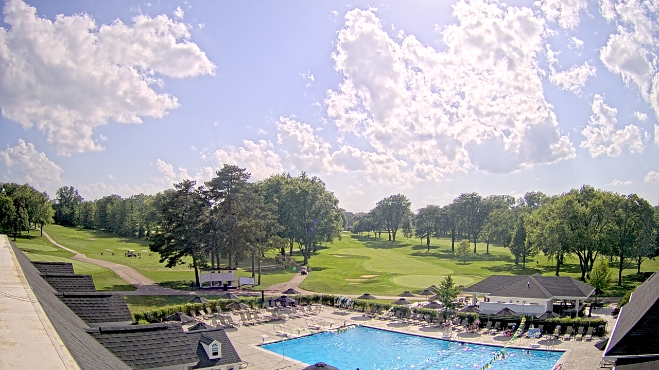 Thumbnail for current weather camera view from Crystal Lake Country Club in Crystal Lake, Illinois