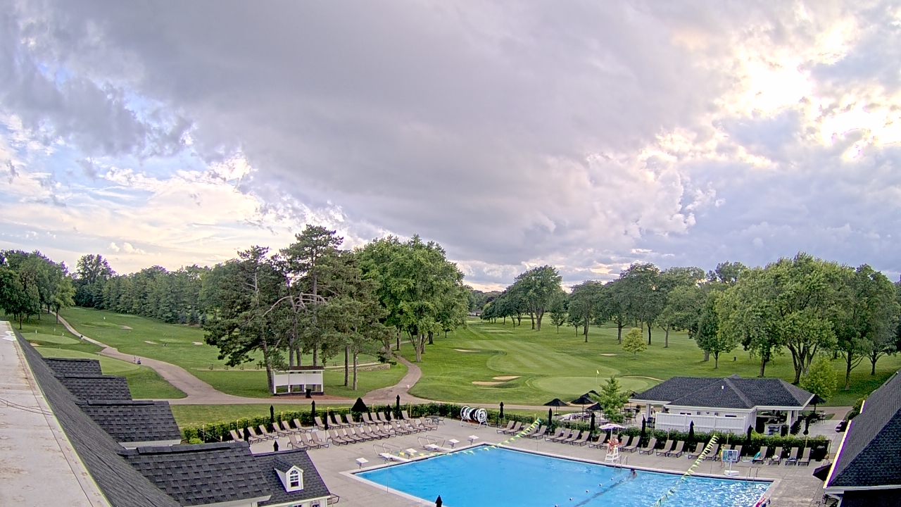 Thumbnail for current weather camera view from Crystal Lake Country Club in Crystal Lake, Illinois