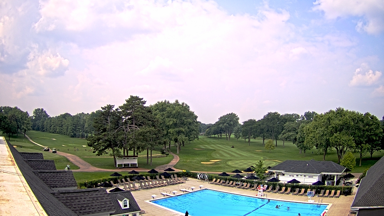 Thumbnail for current weather camera view from Crystal Lake Country Club in Crystal Lake, Illinois