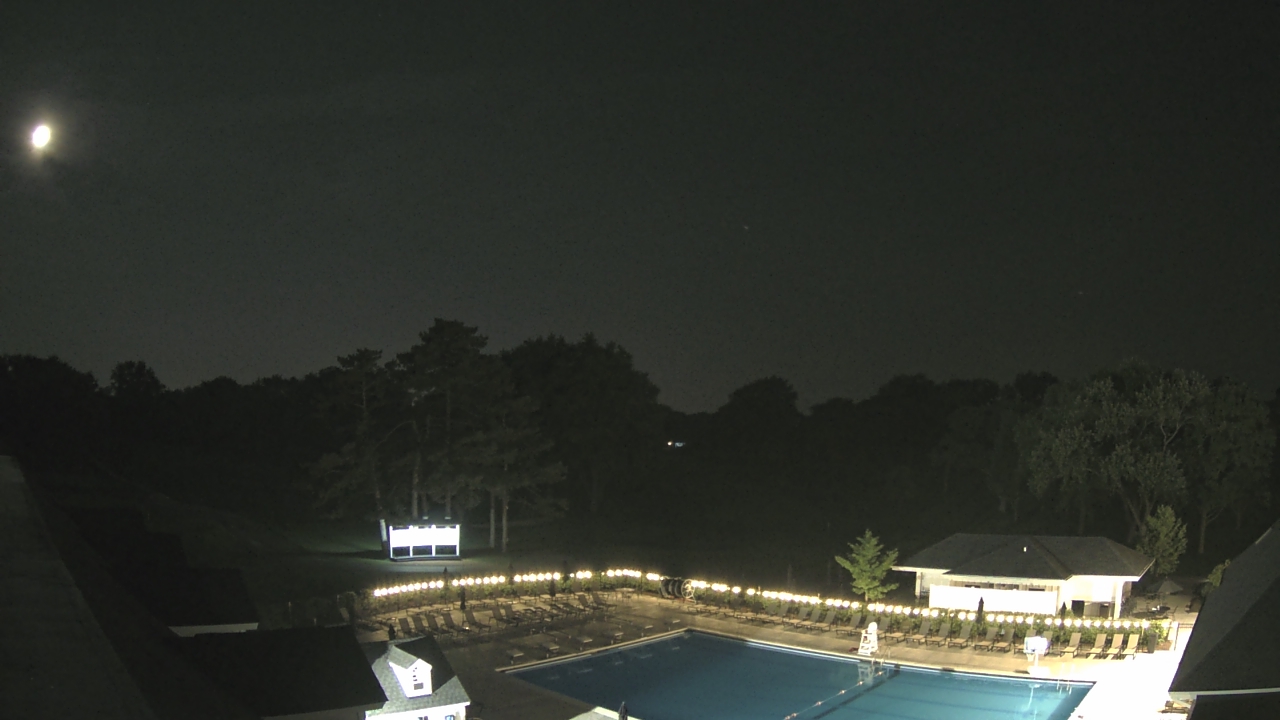 Thumbnail for current weather camera view from Crystal Lake Country Club in Crystal Lake, Illinois