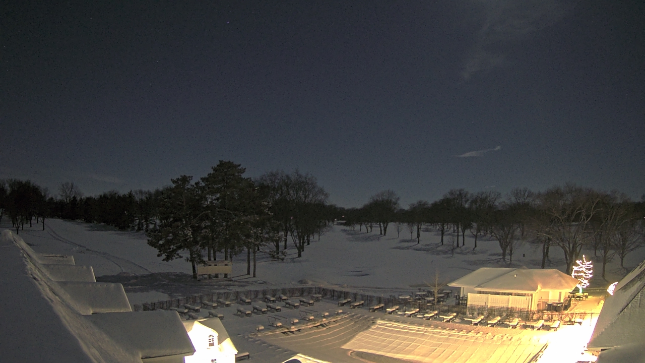 Thumbnail for current weather camera view from Crystal Lake Country Club in Crystal Lake, Illinois