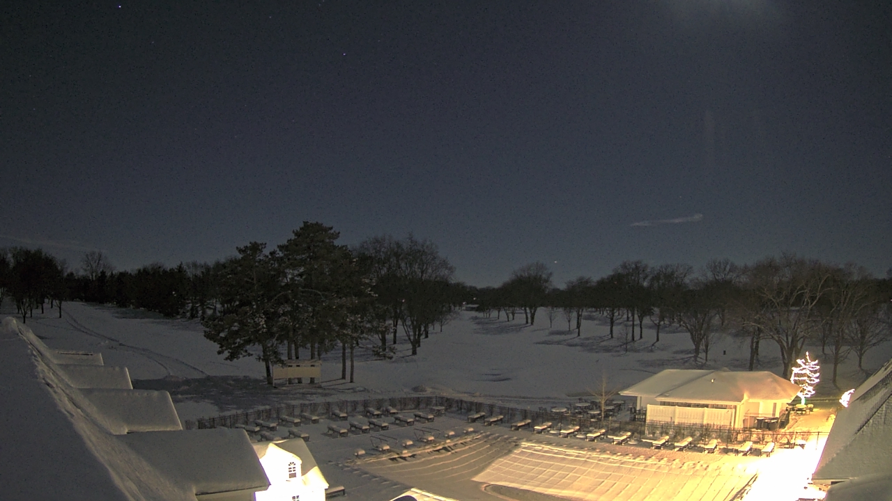 Thumbnail for current weather camera view from Crystal Lake Country Club in Crystal Lake, Illinois