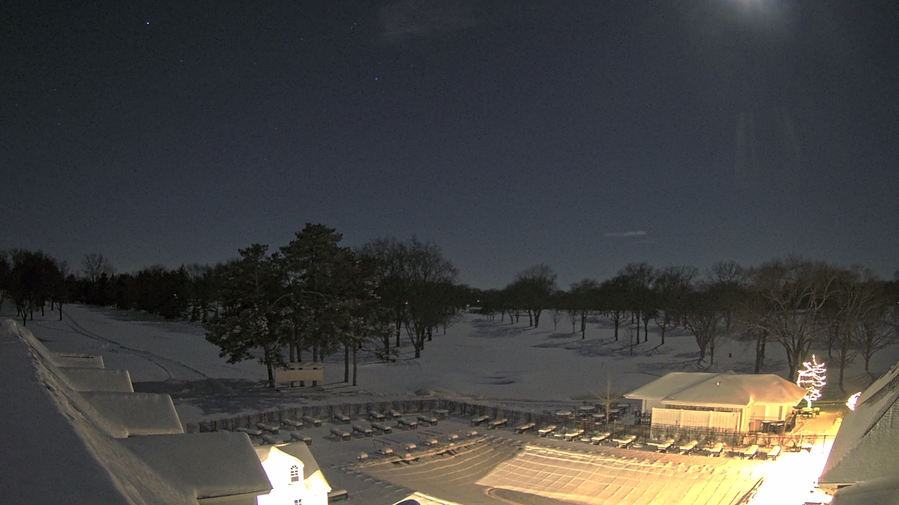 Thumbnail for current weather camera view from Crystal Lake Country Club in Crystal Lake, Illinois