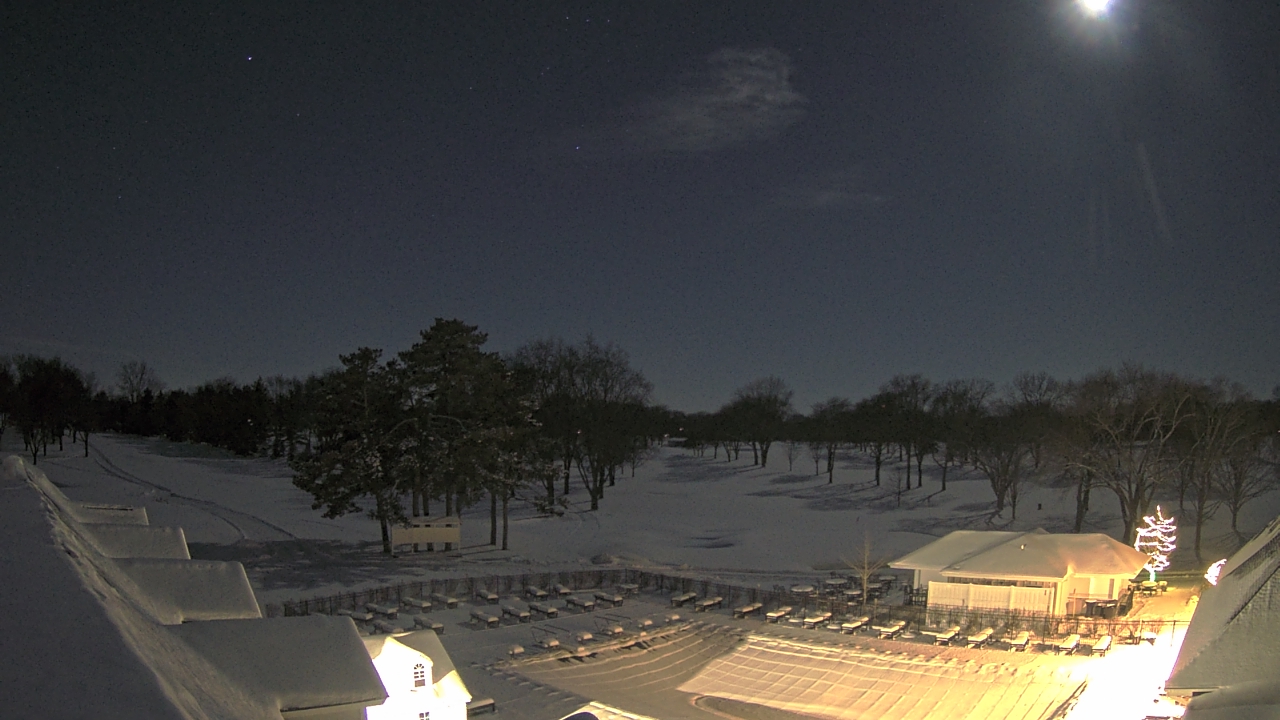 Thumbnail for current weather camera view from Crystal Lake Country Club in Crystal Lake, Illinois