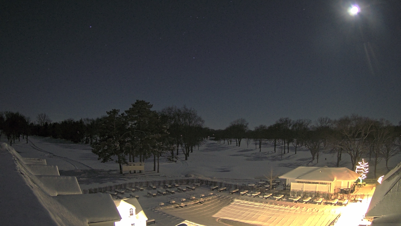 Thumbnail for current weather camera view from Crystal Lake Country Club in Crystal Lake, Illinois