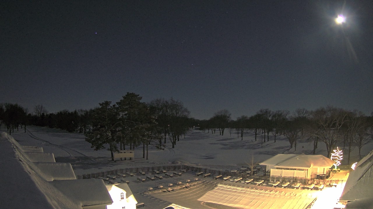 Thumbnail for current weather camera view from Crystal Lake Country Club in Crystal Lake, Illinois