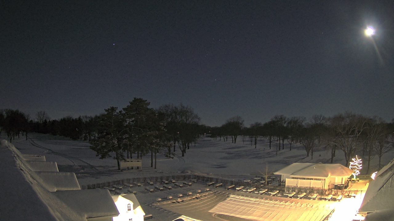 Thumbnail for current weather camera view from Crystal Lake Country Club in Crystal Lake, Illinois