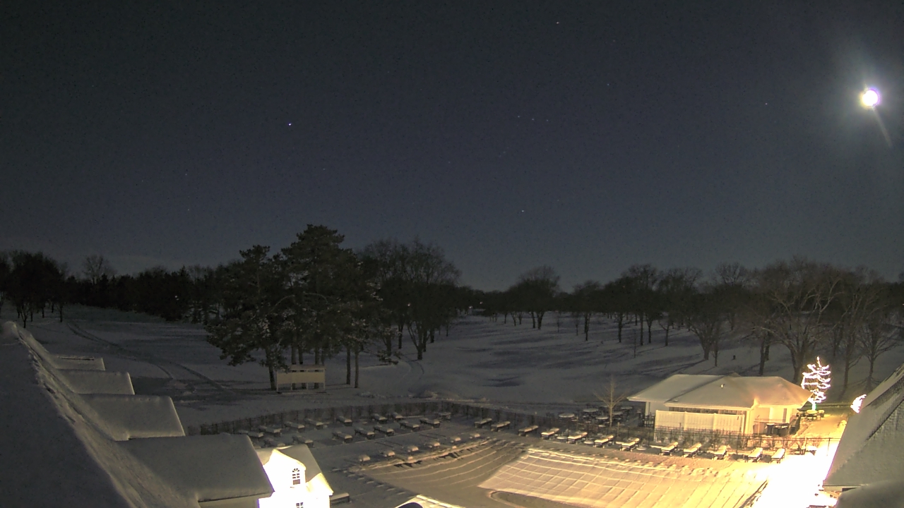 Thumbnail for current weather camera view from Crystal Lake Country Club in Crystal Lake, Illinois