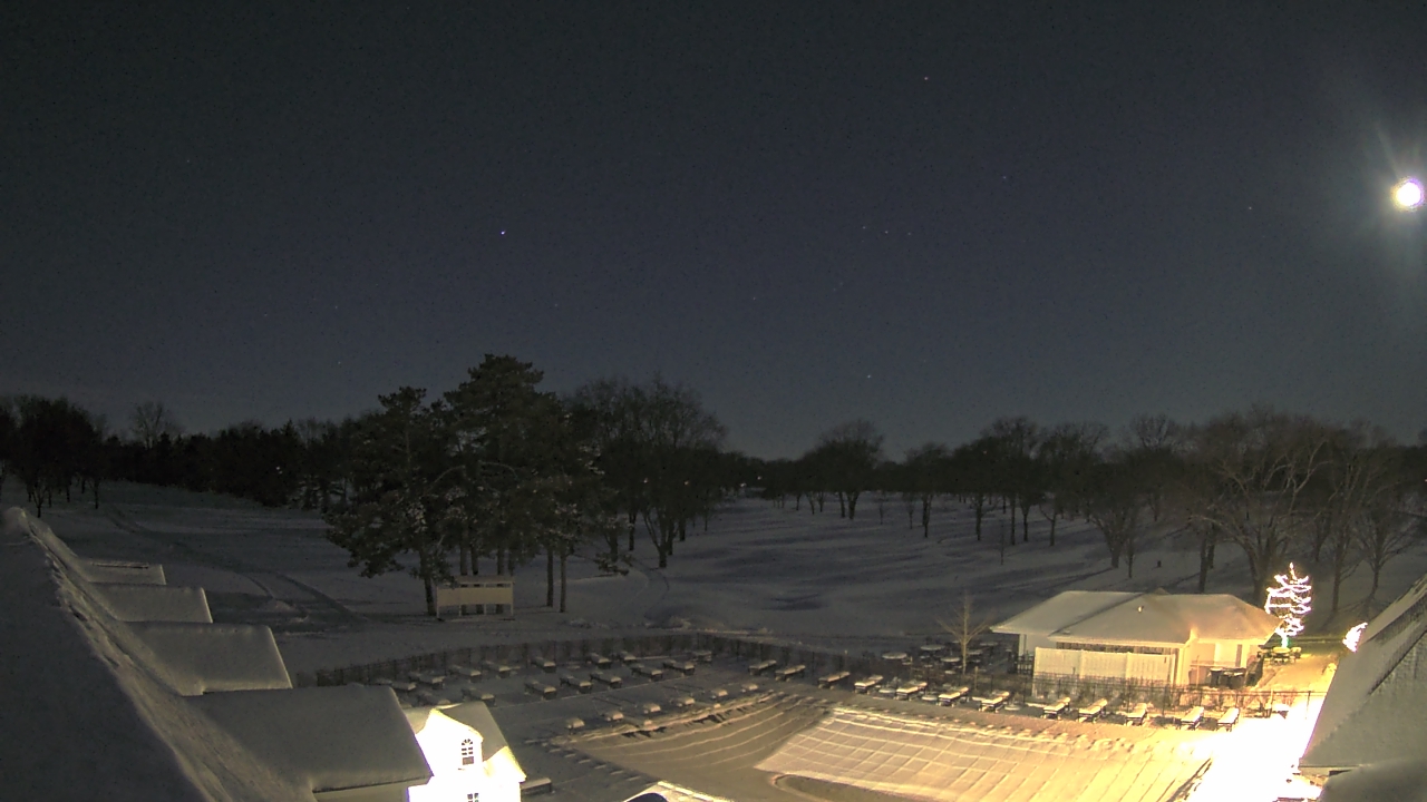 Thumbnail for current weather camera view from Crystal Lake Country Club in Crystal Lake, Illinois