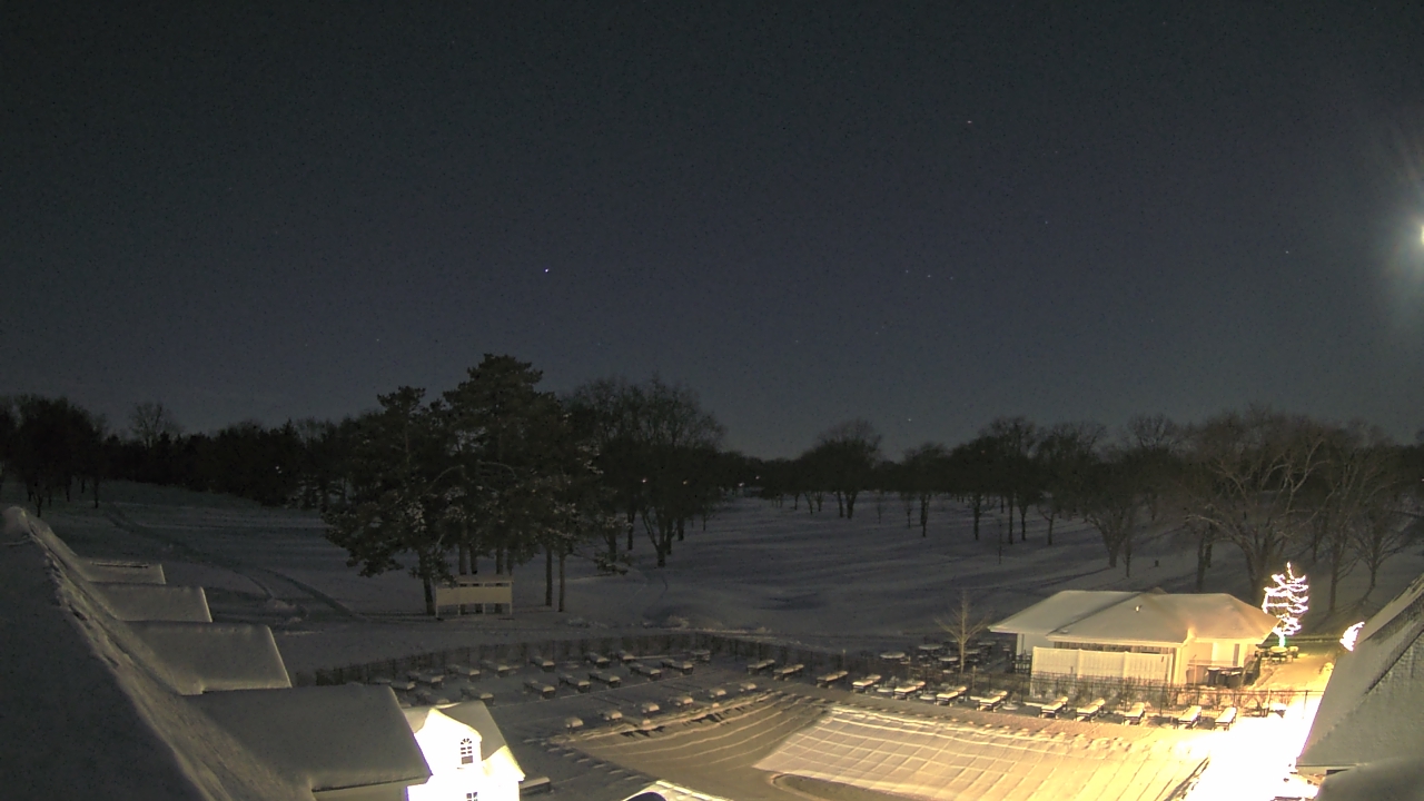 Thumbnail for current weather camera view from Crystal Lake Country Club in Crystal Lake, Illinois