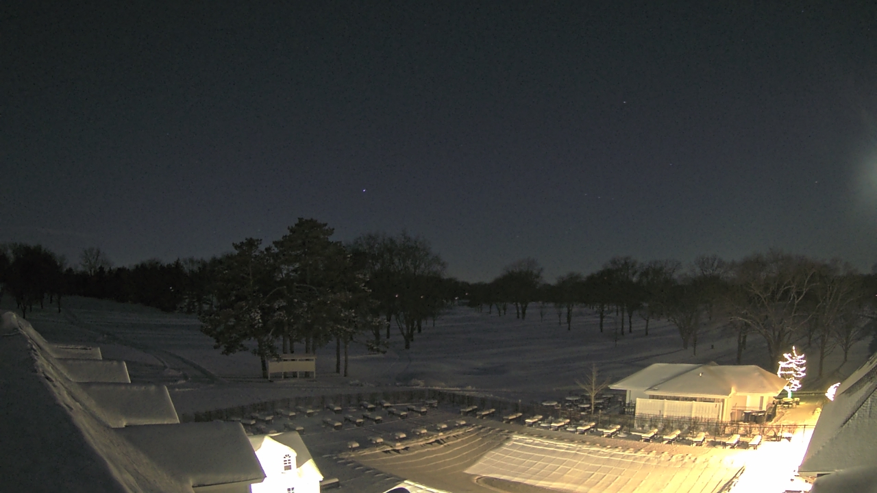 Thumbnail for current weather camera view from Crystal Lake Country Club in Crystal Lake, Illinois