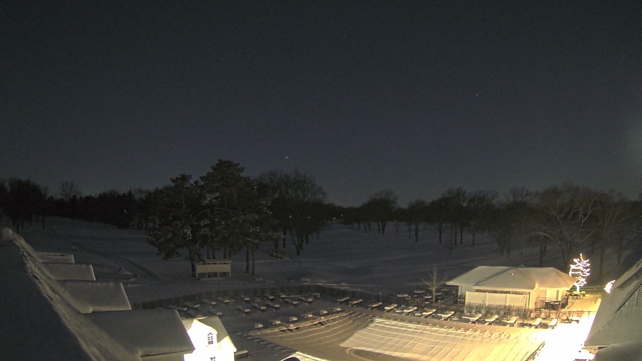 Thumbnail for current weather camera view from Crystal Lake Country Club in Crystal Lake, Illinois