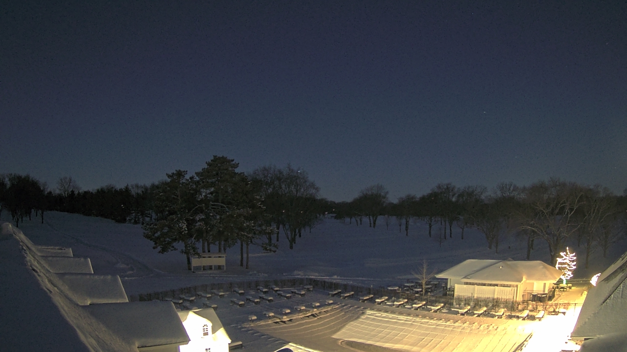 Thumbnail for current weather camera view from Crystal Lake Country Club in Crystal Lake, Illinois