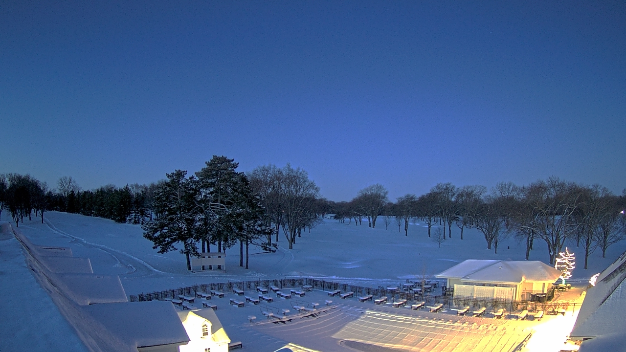 Thumbnail for current weather camera view from Crystal Lake Country Club in Crystal Lake, Illinois