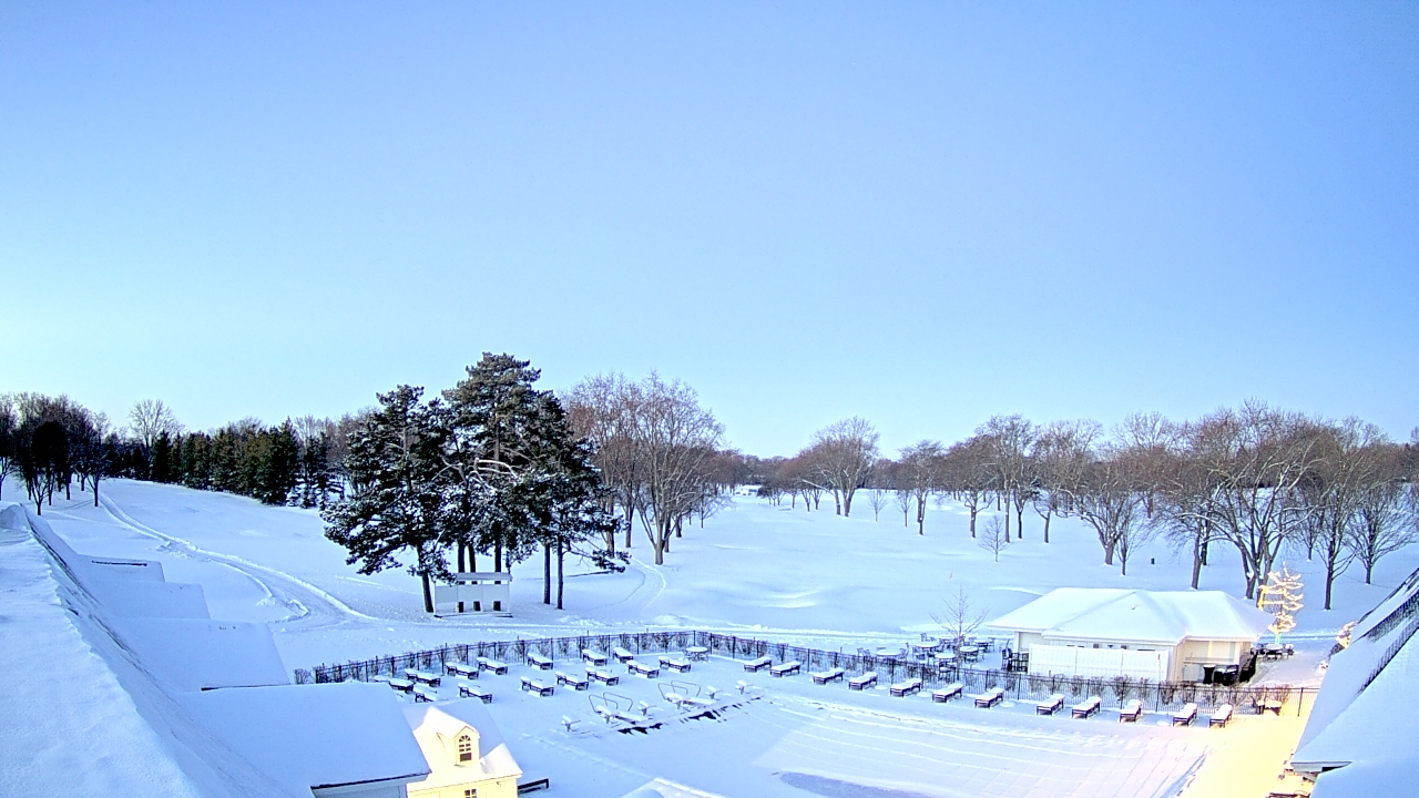 Thumbnail for current weather camera view from Crystal Lake Country Club in Crystal Lake, Illinois