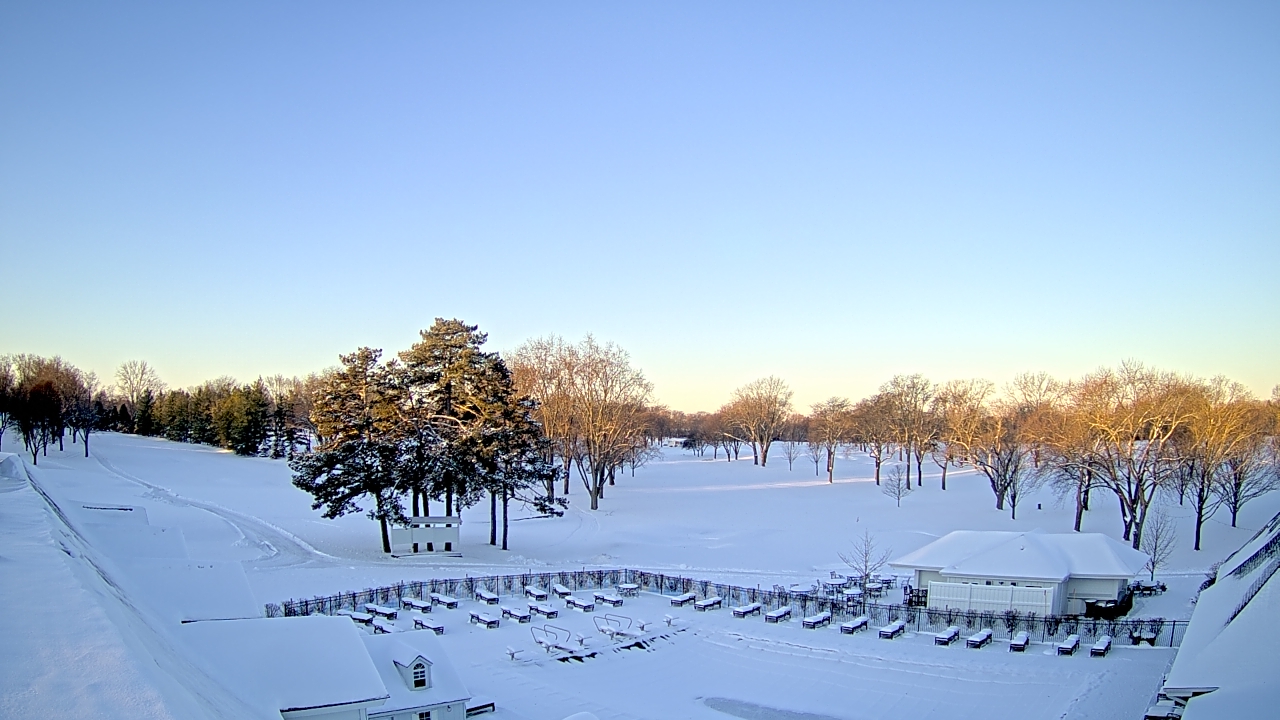 Thumbnail for current weather camera view from Crystal Lake Country Club in Crystal Lake, Illinois