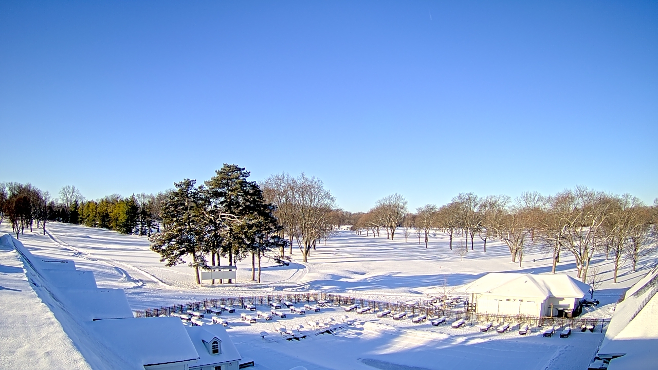 Thumbnail for current weather camera view from Crystal Lake Country Club in Crystal Lake, Illinois