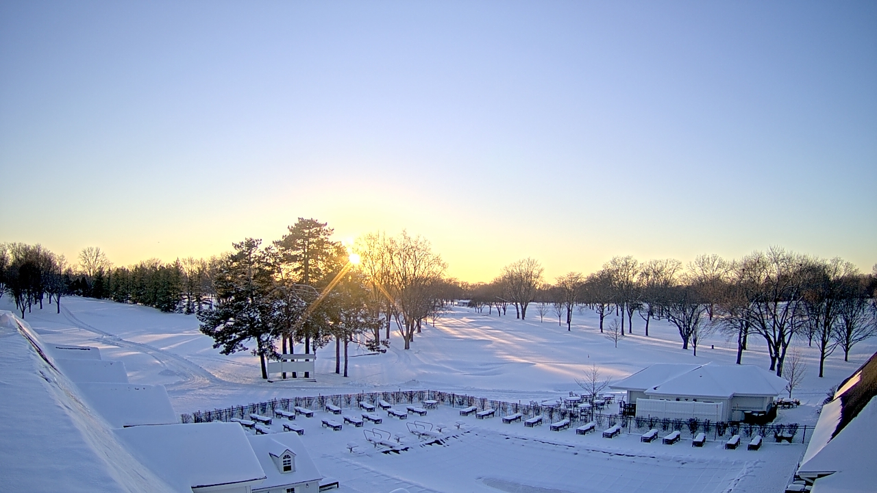 Thumbnail for current weather camera view from Crystal Lake Country Club in Crystal Lake, Illinois