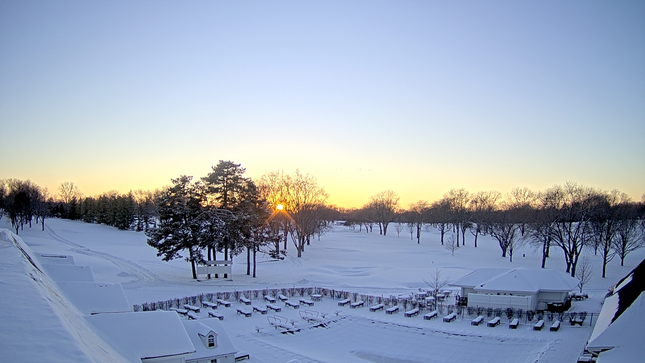 Thumbnail for current weather camera view from Crystal Lake Country Club in Crystal Lake, Illinois