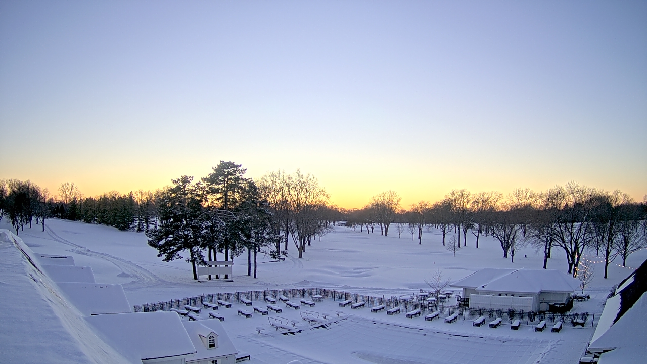 Thumbnail for current weather camera view from Crystal Lake Country Club in Crystal Lake, Illinois