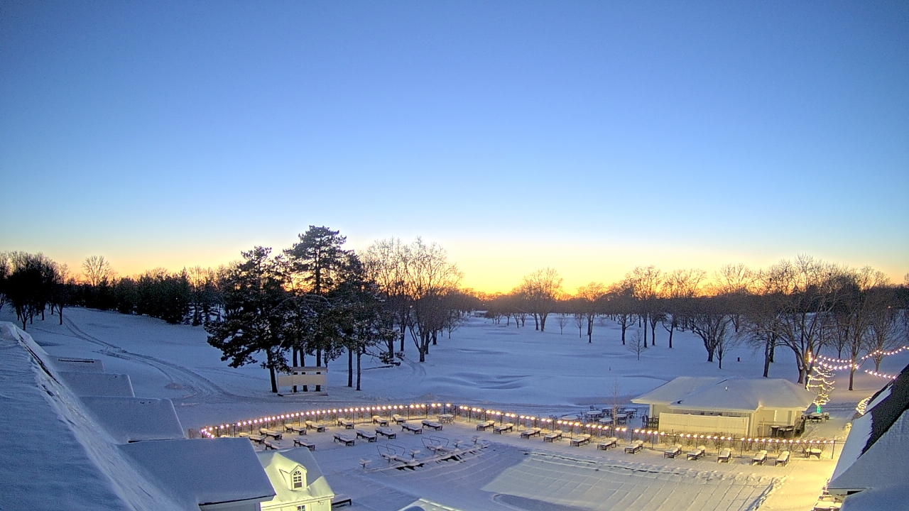 Thumbnail for current weather camera view from Crystal Lake Country Club in Crystal Lake, Illinois