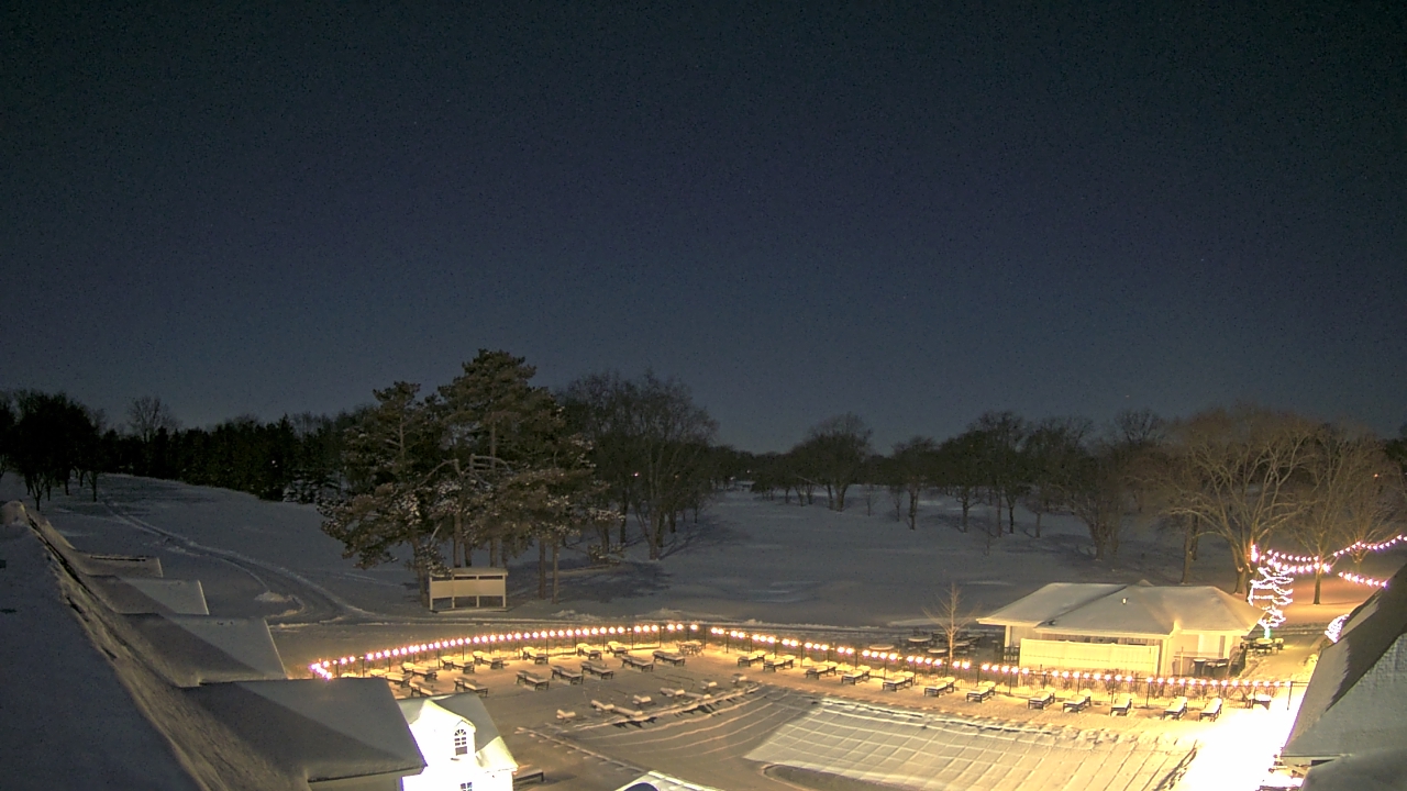Thumbnail for current weather camera view from Crystal Lake Country Club in Crystal Lake, Illinois