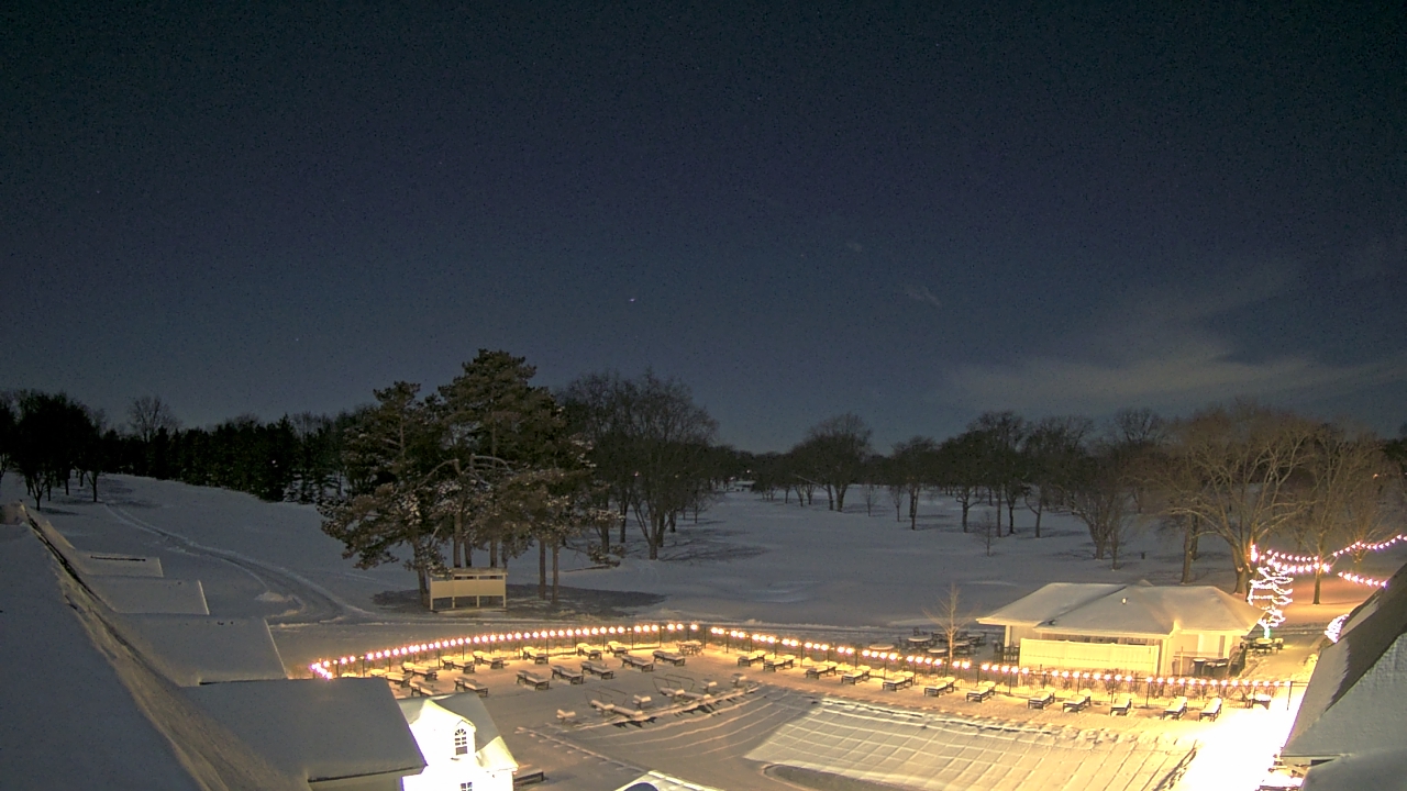 Thumbnail for current weather camera view from Crystal Lake Country Club in Crystal Lake, Illinois