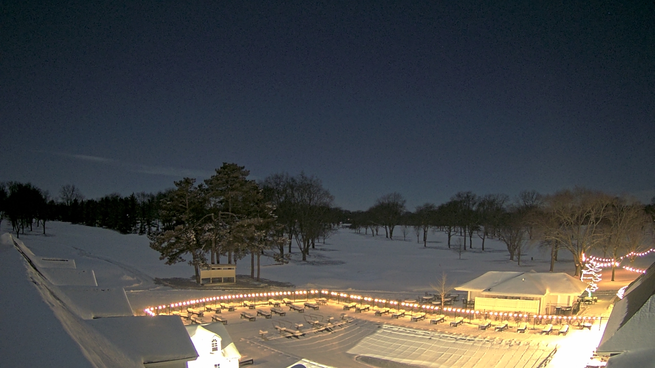 Thumbnail for current weather camera view from Crystal Lake Country Club in Crystal Lake, Illinois