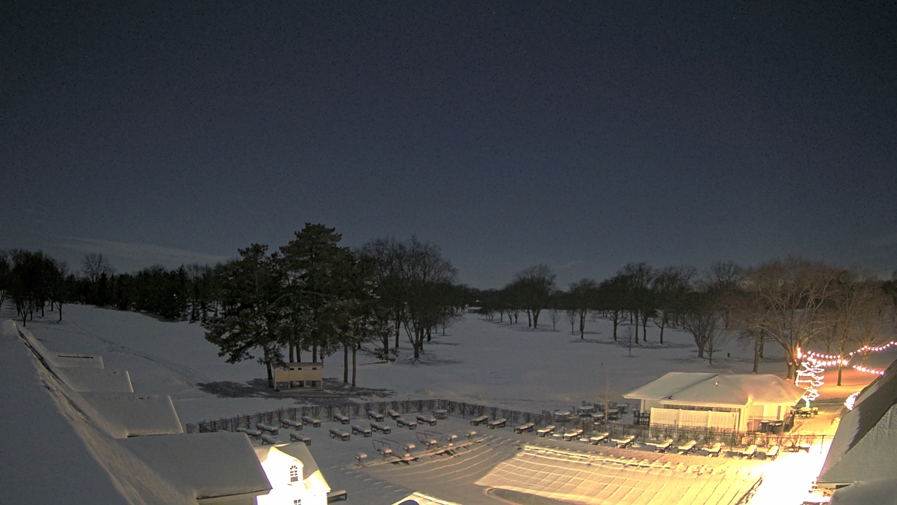 Thumbnail for current weather camera view from Crystal Lake Country Club in Crystal Lake, Illinois