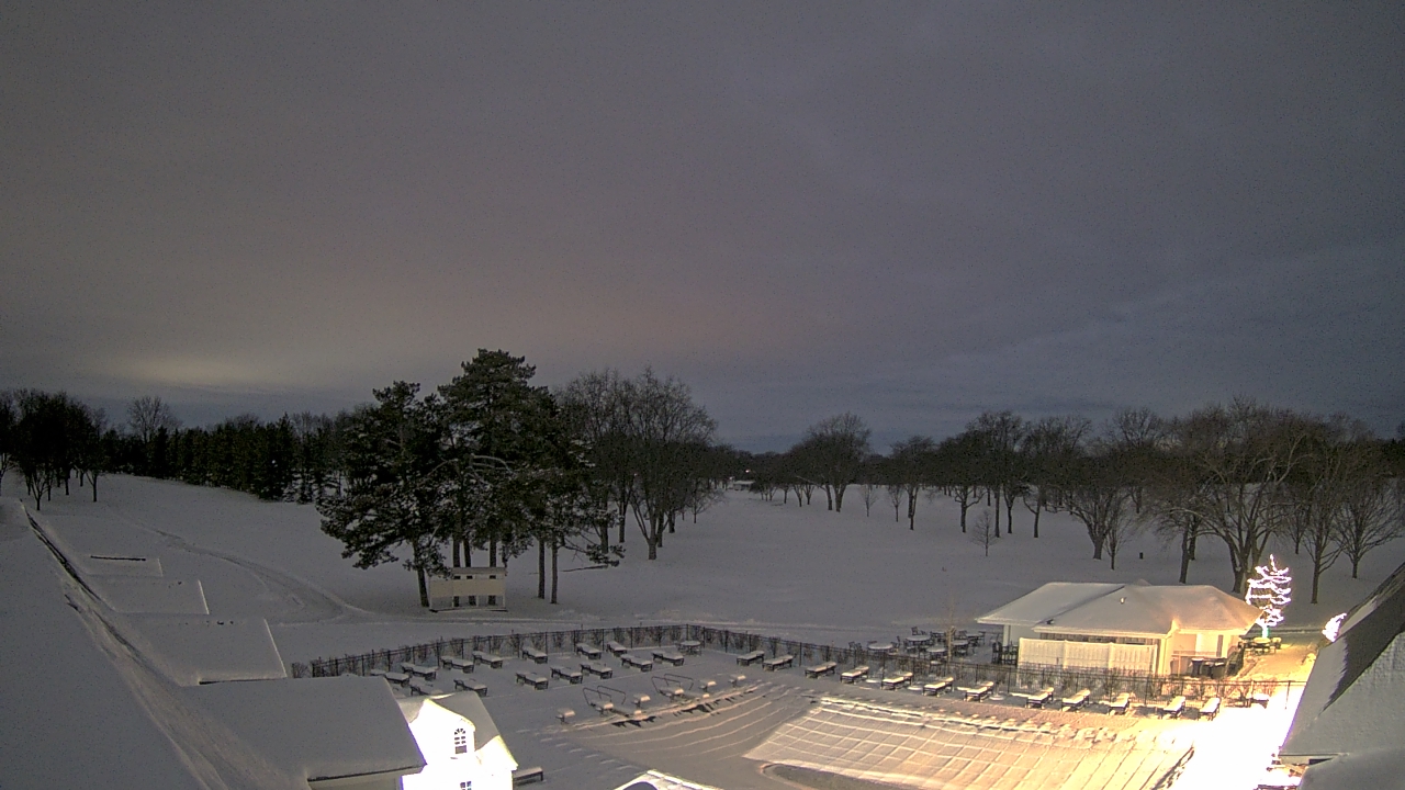 Thumbnail for current weather camera view from Crystal Lake Country Club in Crystal Lake, Illinois