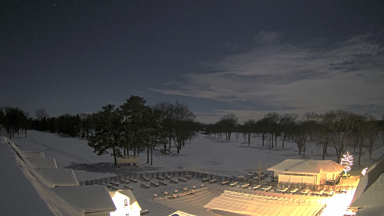 Thumbnail for current weather camera view from Crystal Lake Country Club in Crystal Lake, Illinois